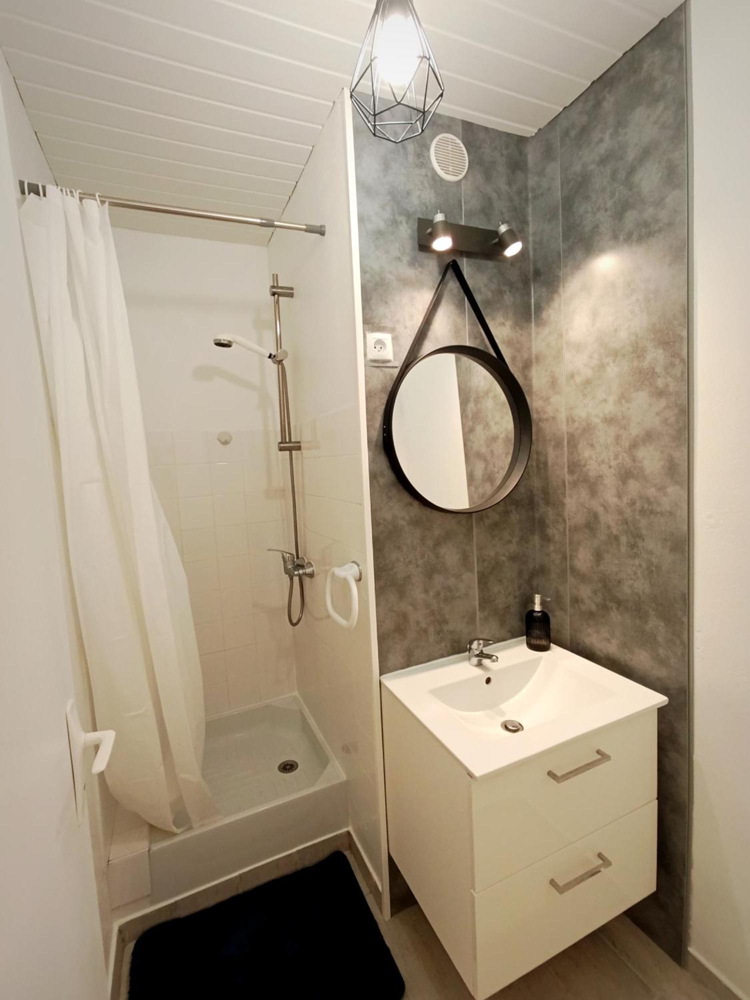 Appartement Face Mer 4 Personnes Linge De Maison Et Papier Toilette Non Fournis Сент-Илер-де-Рие Екстериор снимка