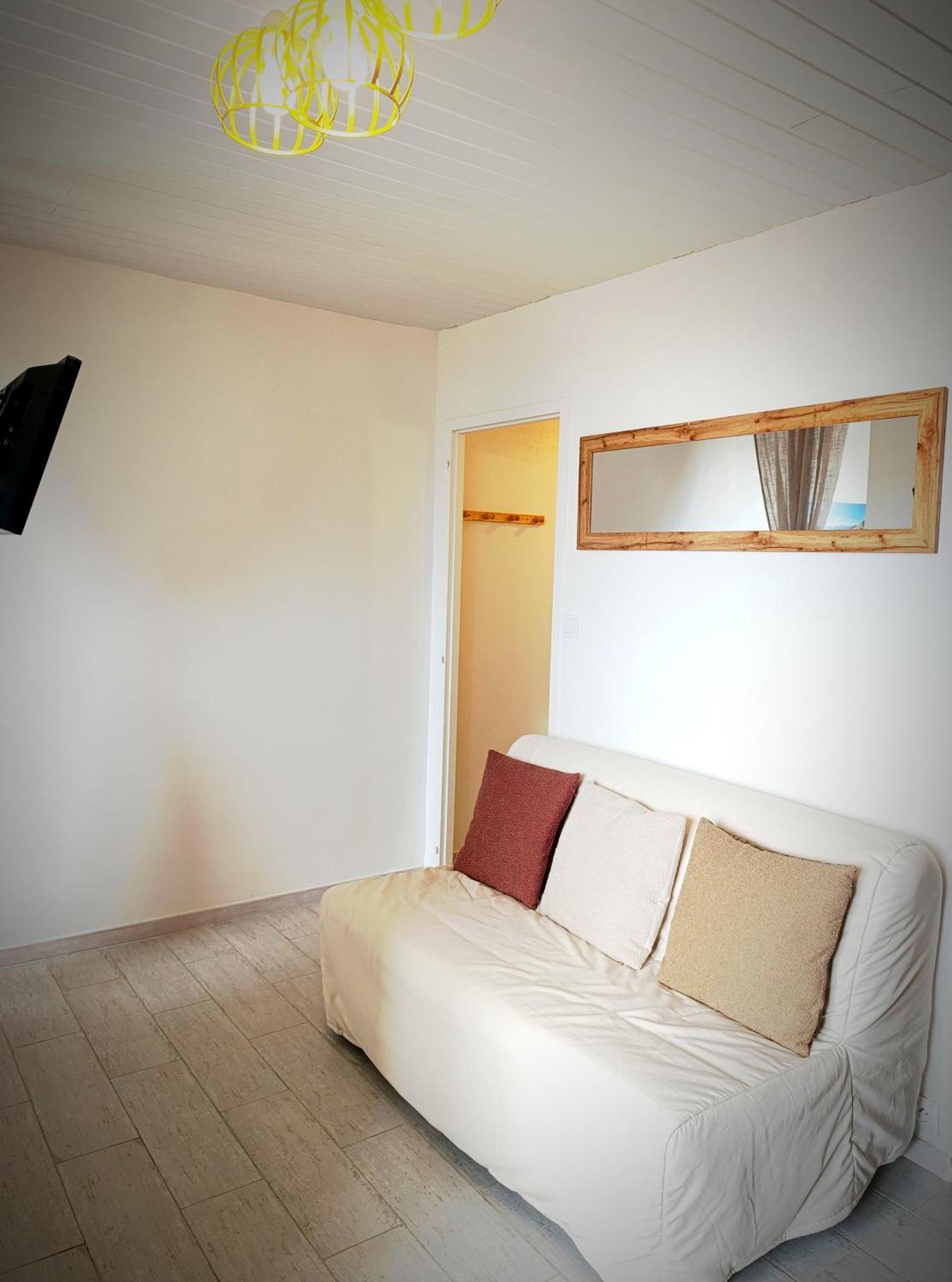 Appartement Face Mer 4 Personnes Linge De Maison Et Papier Toilette Non Fournis Сент-Илер-де-Рие Екстериор снимка